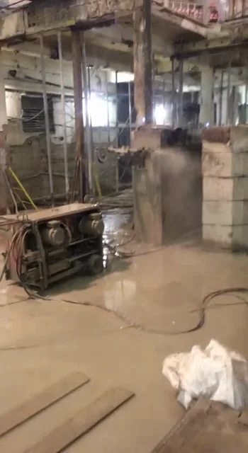 Видео процесса алмазной резки железобетона с водяным охлаждением в закрытом контуре